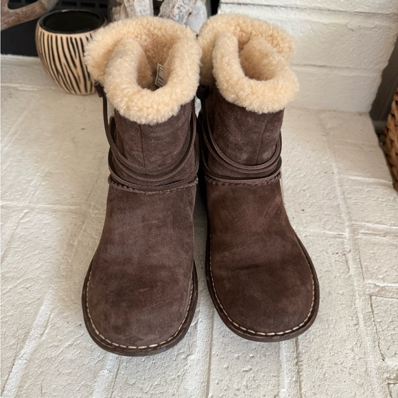 Ugg Caspia Ankle Short Shearling Leather Brown Lace Up Boots Womens Sz 8 - Picture 11 of 11